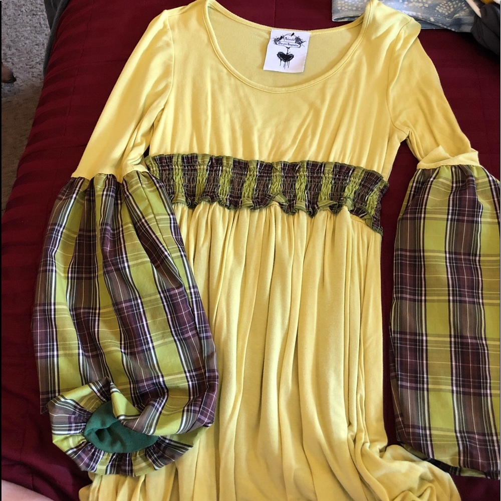 Nuvula tunic size large